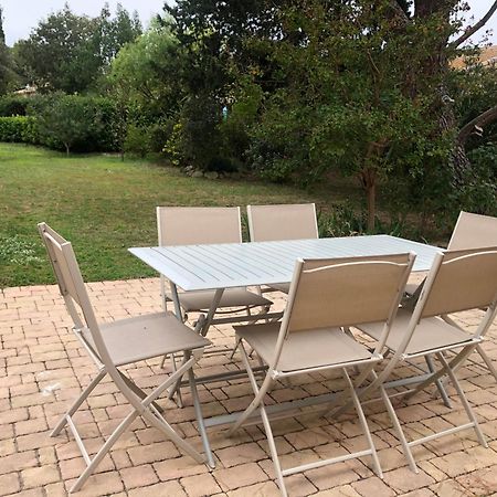 Gite En Provence Dans Grand Jardin Avec Piscine Partagee Cornillon-Confoux Dış mekan fotoğraf