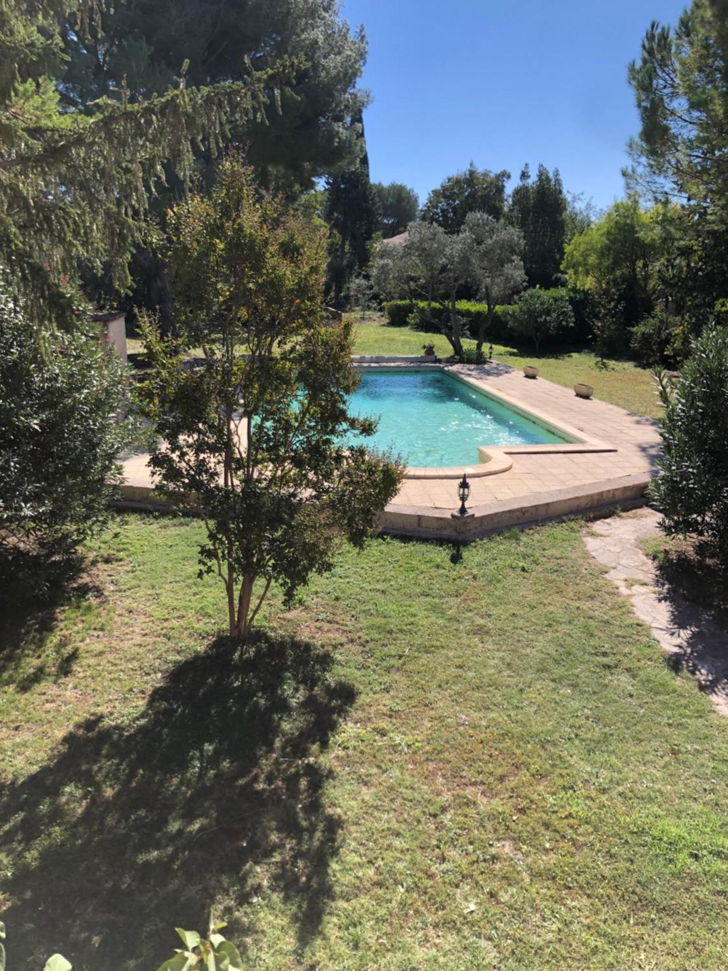 Gite En Provence Dans Grand Jardin Avec Piscine Partagee Cornillon-Confoux Dış mekan fotoğraf